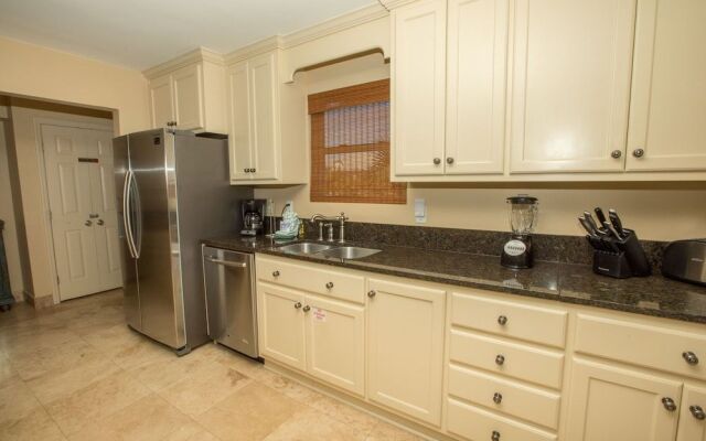 Captain Jax 5 Bedrooms 3 Bathrooms Home