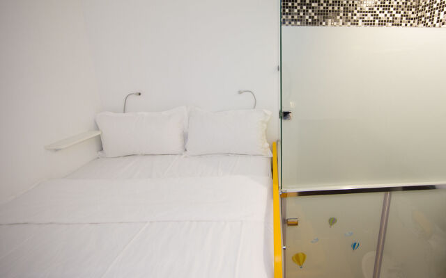 SleepBox Hotel - Ximen