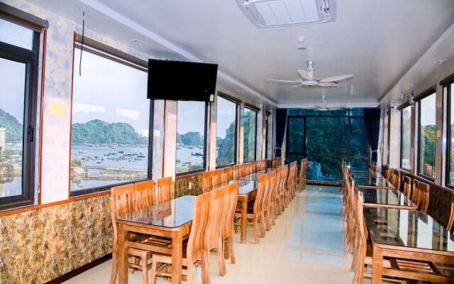 Aroma Cat Ba sea view hotel