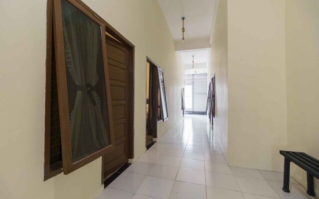 RedDoorz Syariah near Lubang Jepang Bukittinggi