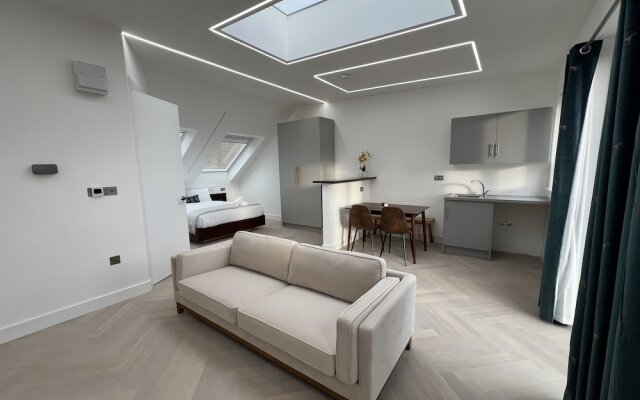 Luxurious London Studios