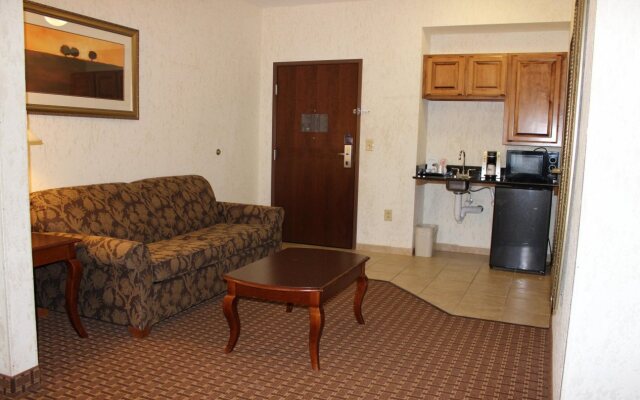 Holiday Inn Express & Suites Center by IHG