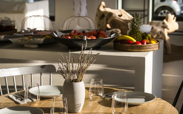 Argostoli Marina Suites