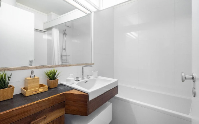 Study & Surf Carcavelos 1-Bed By Beach & Nova Sbe