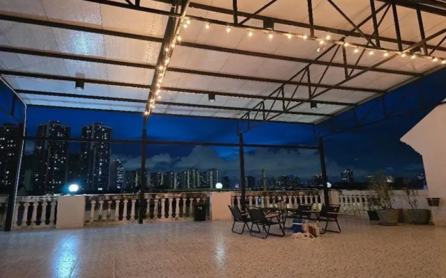 OYO 75465 Lucky Hostel (Huai Khwang)