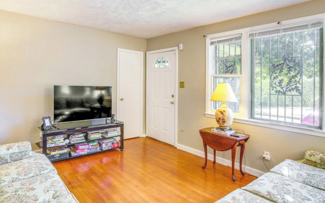 Cozy Memphis Vacation Rental Near Beale Street!