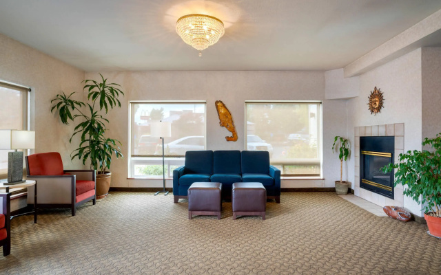 Comfort Inn & Suites Salem Northeast