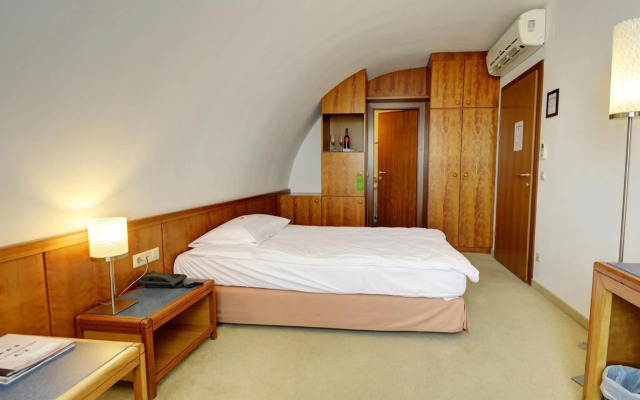 Skycity Hotel Atrigon