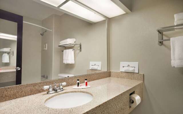 Baymont by Wyndham Kansas City KU Medical Center