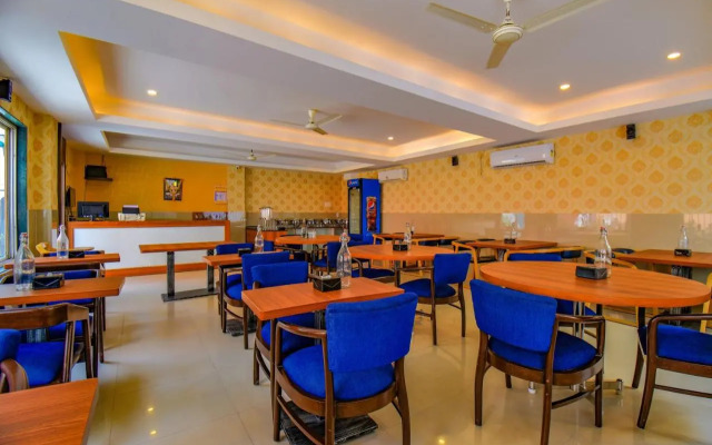 FabHotel Apricot Premier