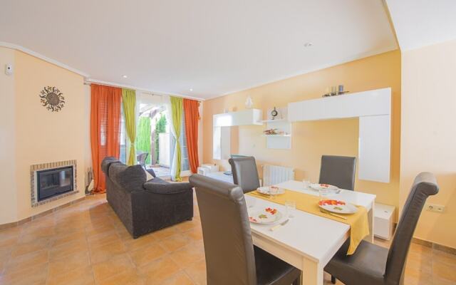 Bungalow - 3 Bedrooms with Pool and WiFi - 104996