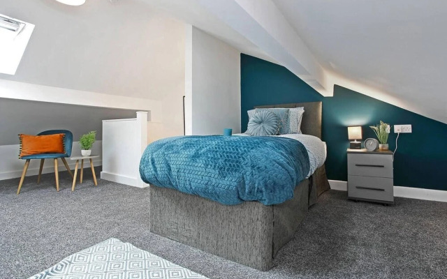 Stunning 4-bed House in Manchester
