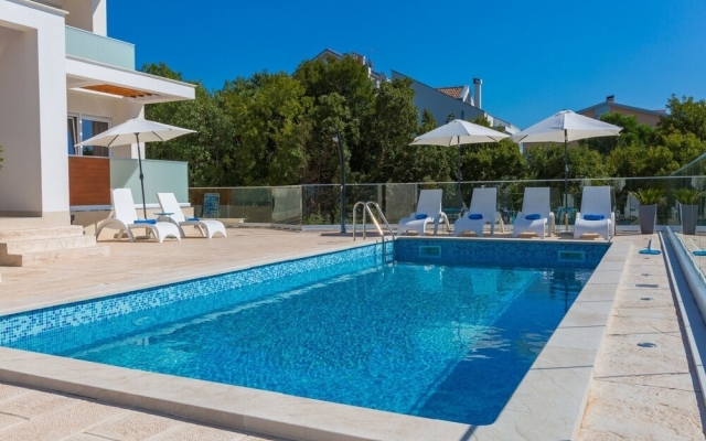 Lovely Villa Studio Apartment With Swimming Pool