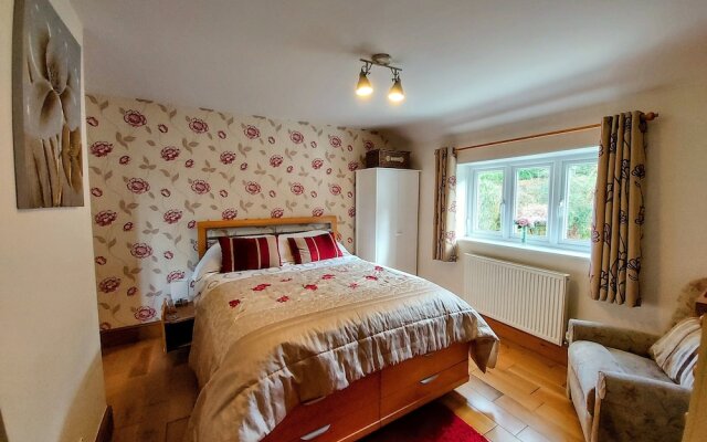 Small double en-suite with stunning views - Contactless Check-In