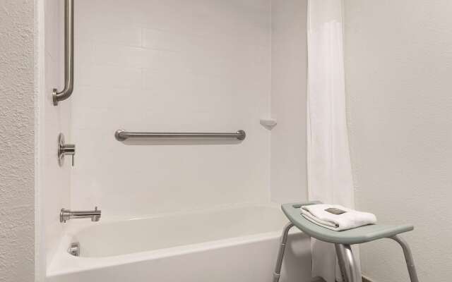 Country Inn & Suites by Radisson, Dunn, NC