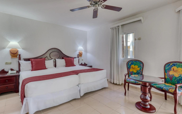 Playa Bachata Resort