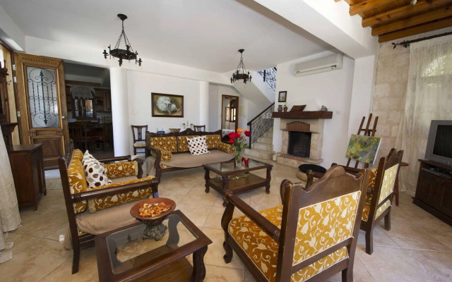 Constantinos Villa