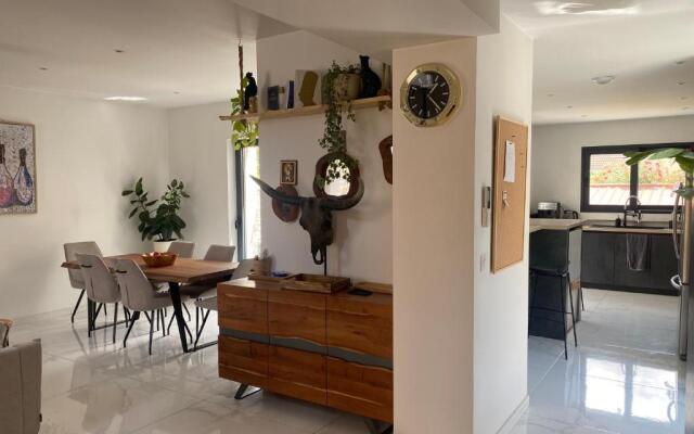 Maison lyon 8 / jardin /parking / studio indépendant