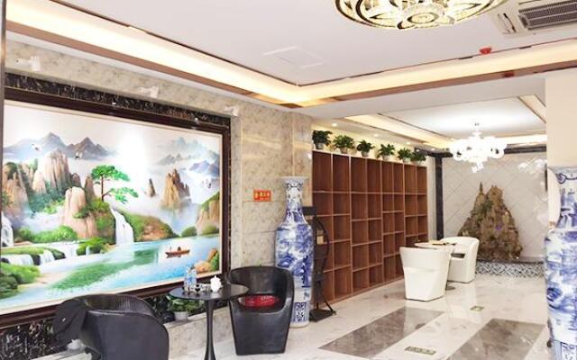 City 118 Hotel Longmen High Speed Railway Station