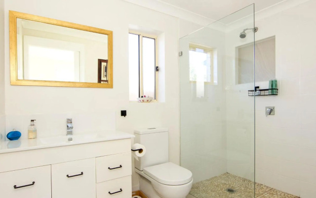 Spinnaker - Family Getaway - 2mins Walk to Beach