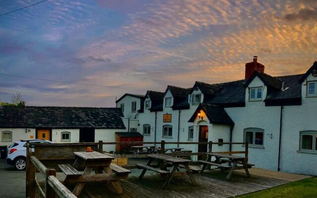 The Dolfor Inn