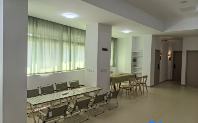 Monkey Light Youth Hostel (Taidong Pedestrian Street Branch)