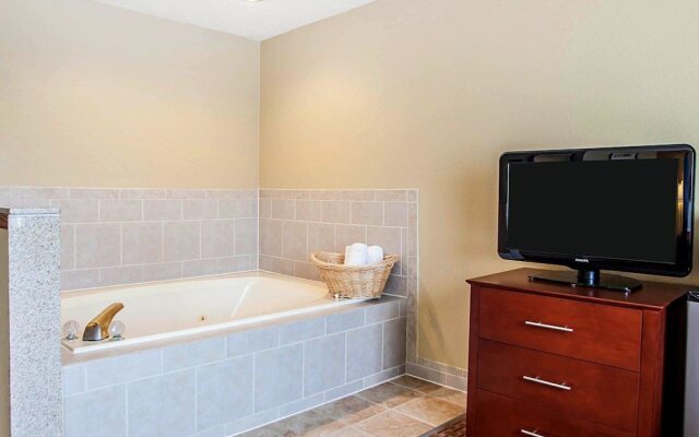 Quality Inn & Suites Davenport