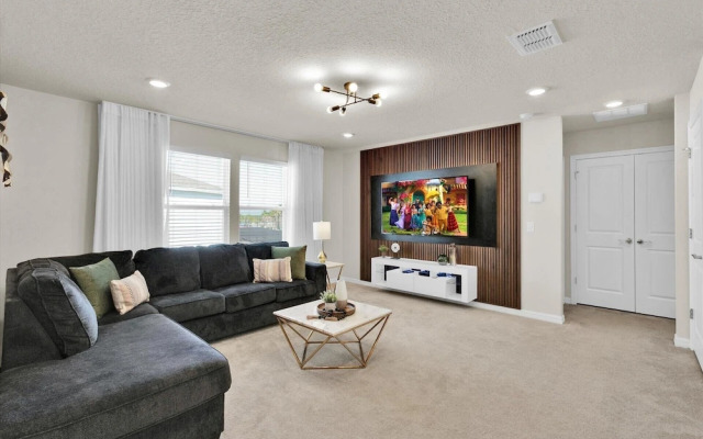 3301 Lilac way