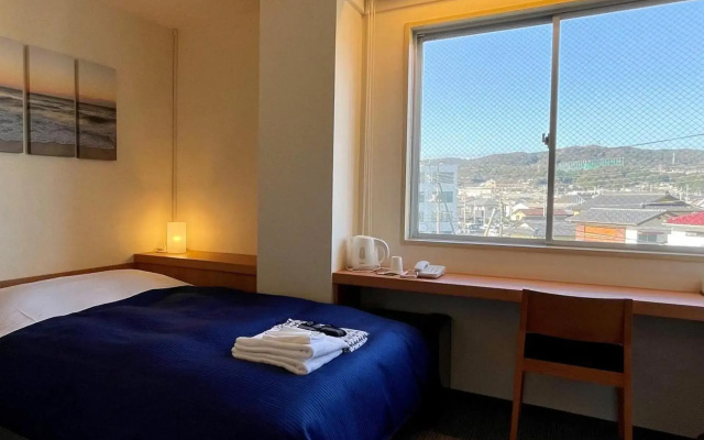Hitachi Hotel Crane