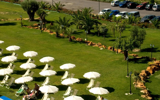 Roses Hotel