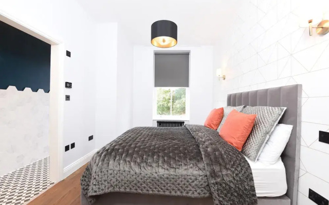 Stylish & Spacious Deluxe Apartments near Victoria Station