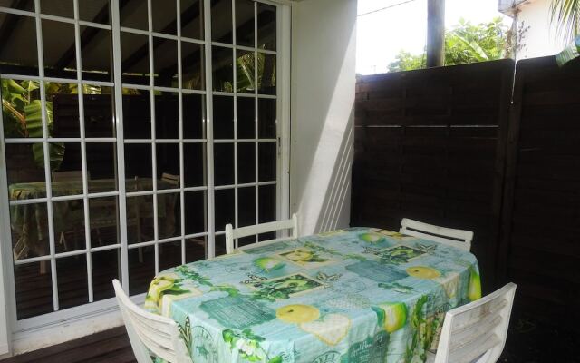 Bungalow With one Bedroom in Le Robert, With Shared Pool, Furnished Garden and Wifi