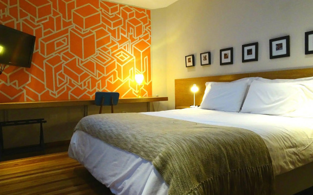 Sacha Mistol Art Hotel