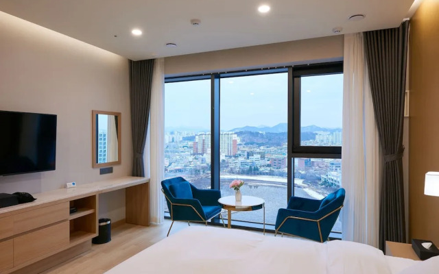 CS Hotel