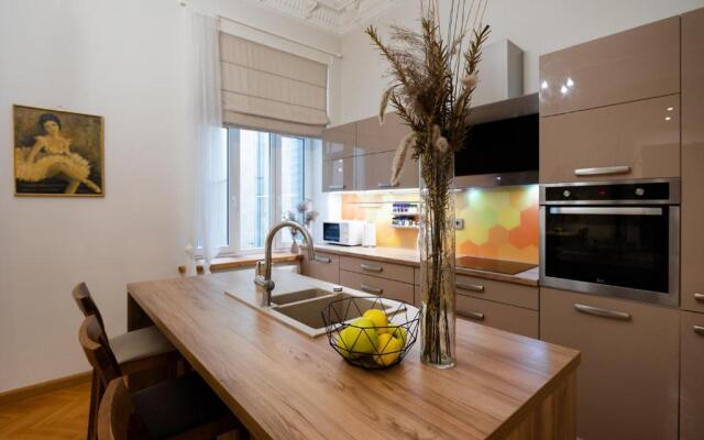 Old Riga Modern and Spacious 2 bedroom Apartment