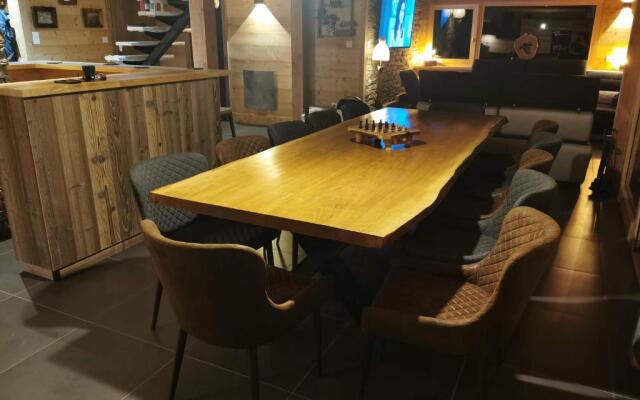 Nouveau Chalet M.META 12 pers sauna,jacuzzi,billard