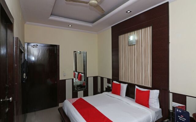 OYO 3735 Hotel Chilana Tower