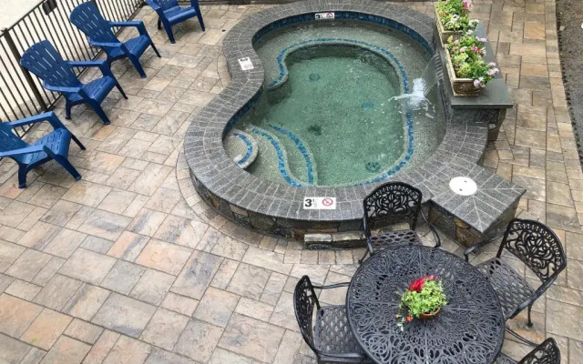 Abalonia Inn