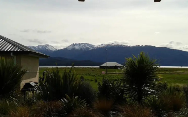 Te Anau Holiday Houses - Beech Retreat