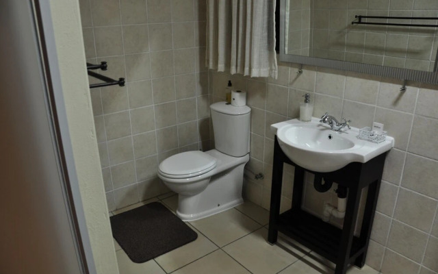 Woodpecker's Inn Guest House