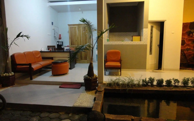 Pendowo Huis Guest House