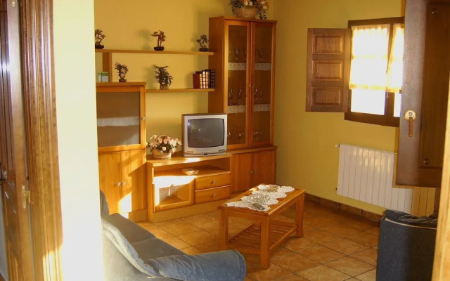 Casa de Aldea El Regueru