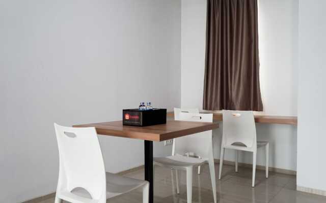 2BR Luxury Citra Lake Suites Apartment