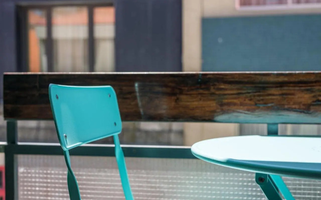 Guestready - Grit & Glam