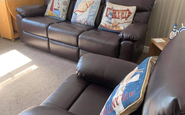 2 Bed Flat - Sleeps 3 - Parking - Wifi