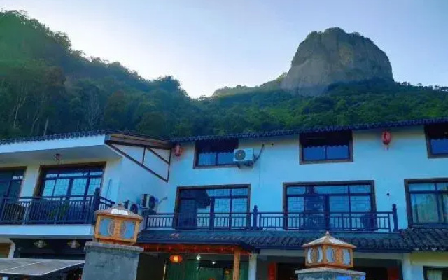 Yanyin Courtyard Homestay