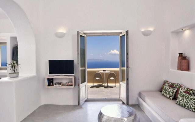 Skyfall Suites - Adults Only