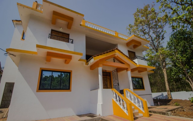 OYO 13914 Home Graceful Studio Siolim