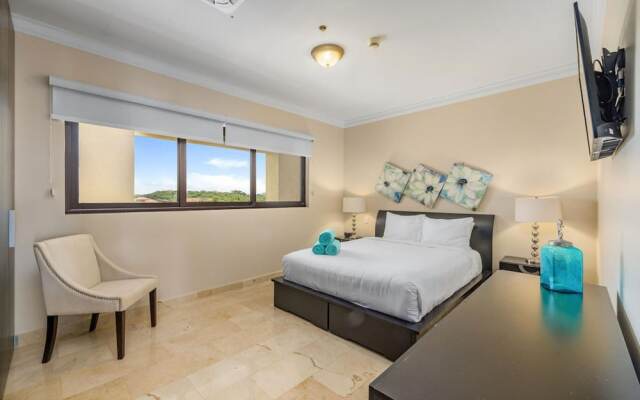 Amazing 2BR 2BA Condo Great Location w Pool GYM