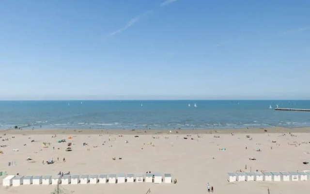 Cosy Apartment With Frontal Seaview